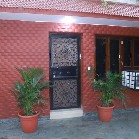 Divine India Service Apartment 3Bhk,B57 Sarita Vihar,Apollo Nuova Delhi Esterno foto