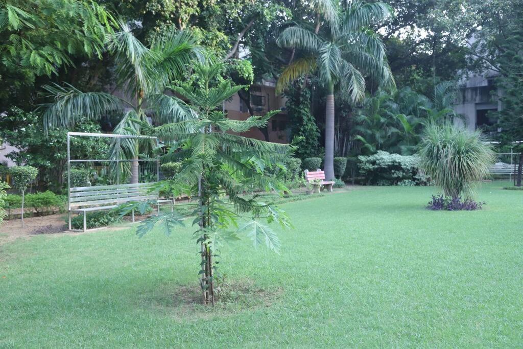 Divine India Service Apartment 3Bhk,B57 Sarita Vihar,Apollo Nuova Delhi Esterno foto