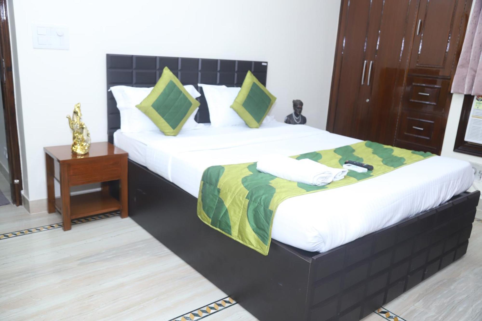 Divine India Service Apartment 3Bhk,B57 Sarita Vihar,Apollo Nuova Delhi Esterno foto