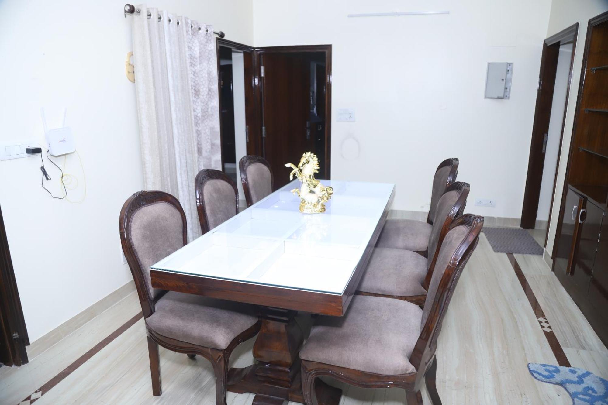 Divine India Service Apartment 3Bhk,B57 Sarita Vihar,Apollo Nuova Delhi Esterno foto