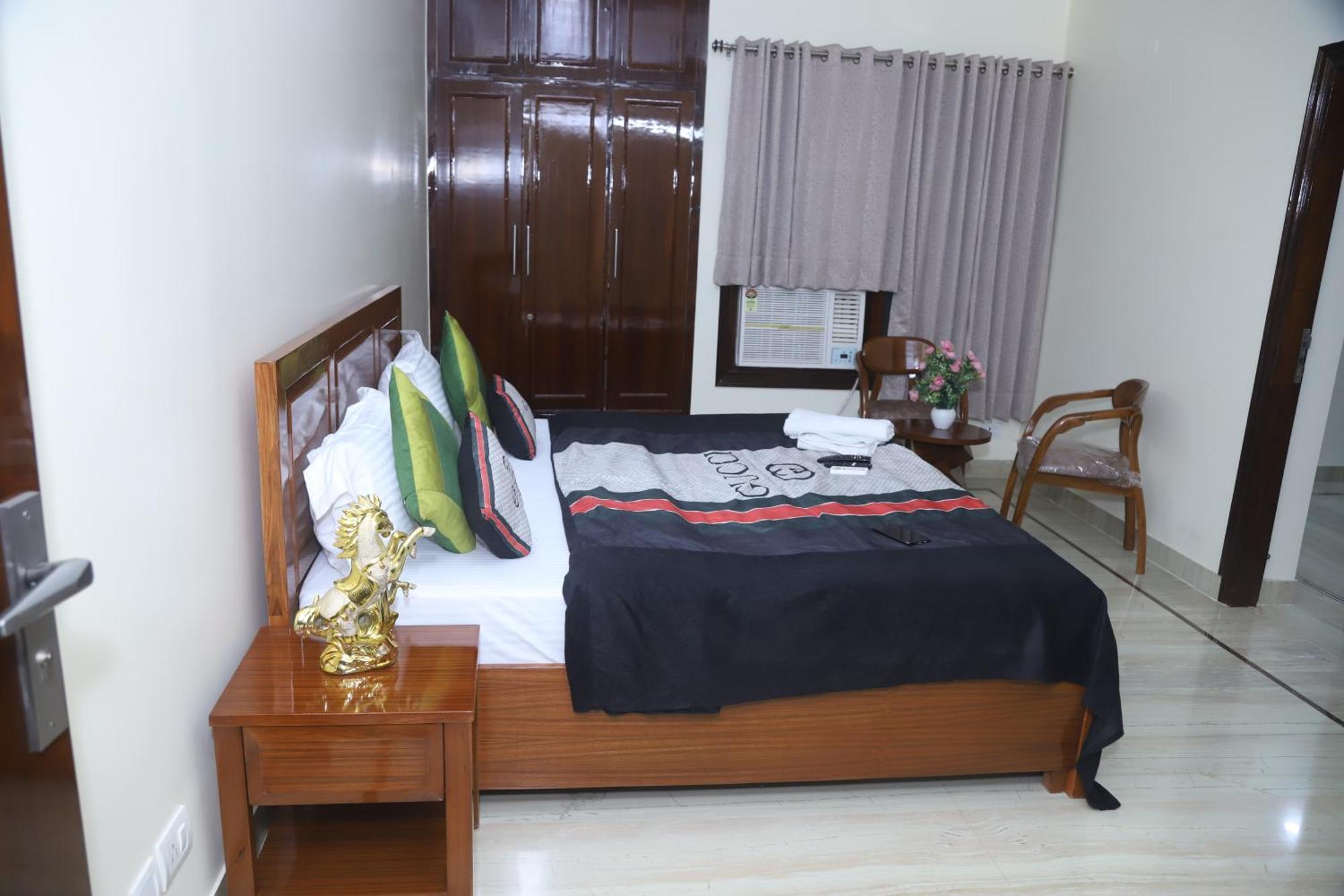 Divine India Service Apartment 3Bhk,B57 Sarita Vihar,Apollo Nuova Delhi Esterno foto