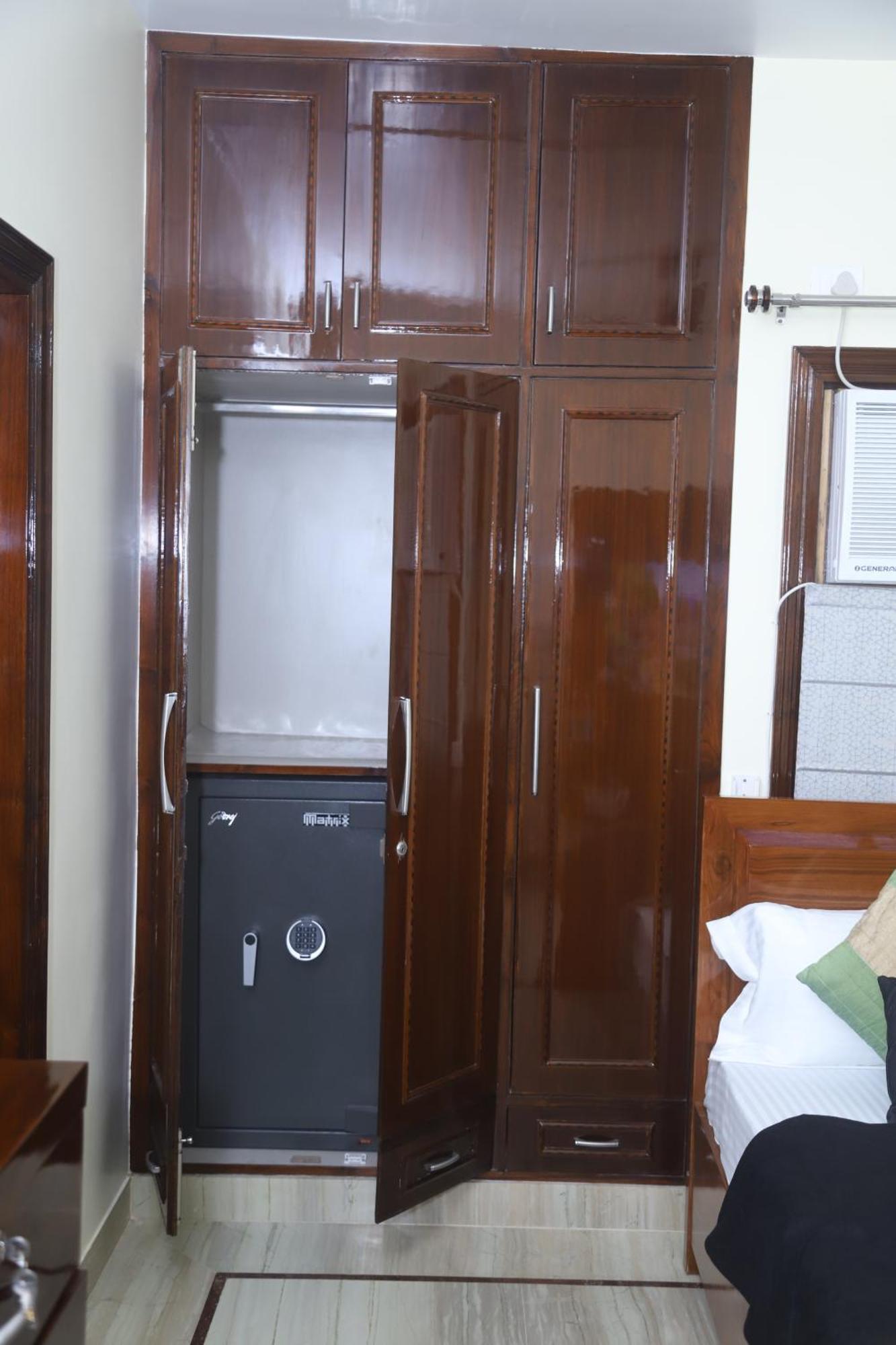 Divine India Service Apartment 3Bhk,B57 Sarita Vihar,Apollo Nuova Delhi Esterno foto